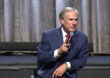 Criticism aimed at Texas Gov. Greg Abbott for handling of migrant crisis at NYC gala