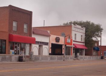 Rebuilding Trust in a Kansas Town After a Bank Failure Requires Honest Communication