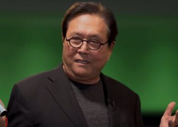 Robert Kiyosaki advises to invest in gold, silver, and bitcoin as stocks and real estate will plummet during the bursting of the 'everything bubble'.